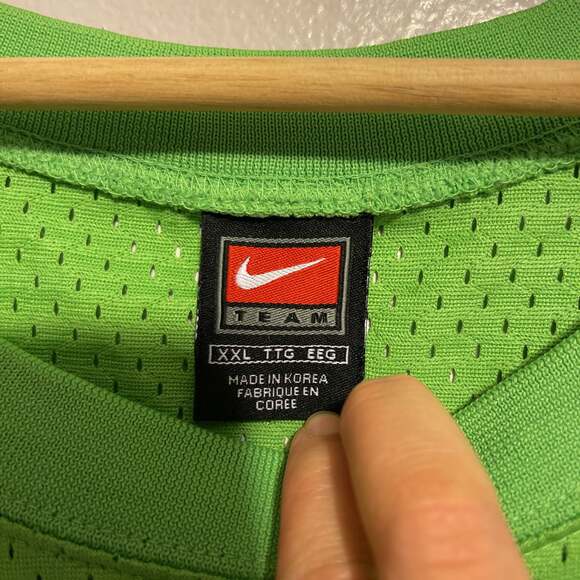 Nike NBA Atlanta Hawks Trae Young #3 Fan Statement Edition Jersey - Picture 5 of 6